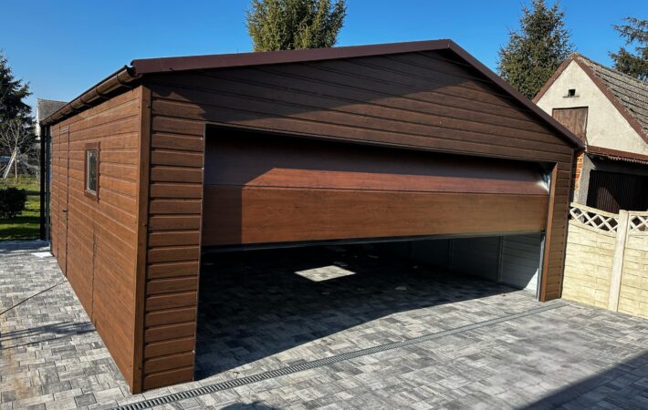 Garaż 6m x 7m Orzech