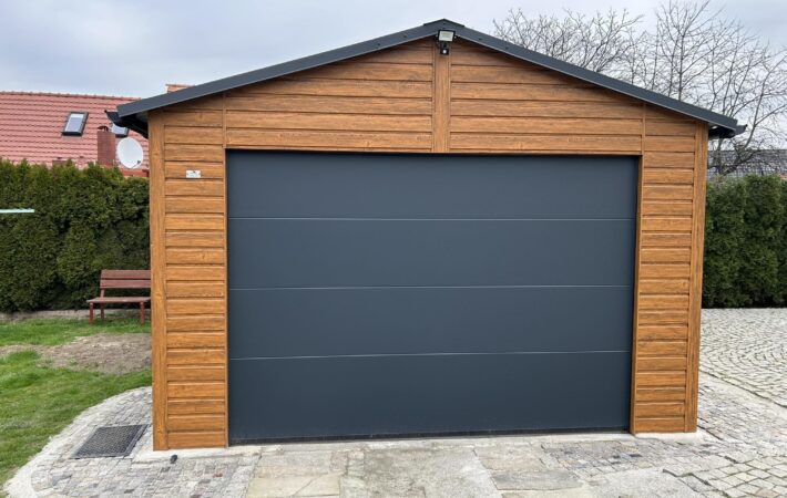 Garaż 4m x 6m (24m2) Złoty dąb + Grafit, brama segmentowa