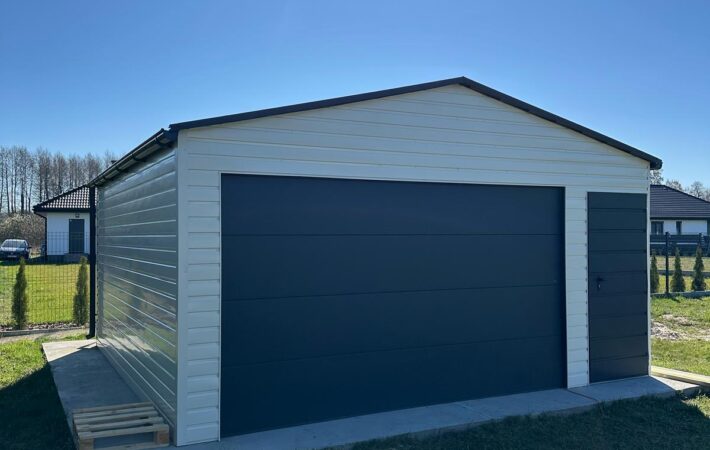 Garaż blaszany 5,5m x 5,5m(do 35m2) Bialy + Grafit, brama segmentowa 