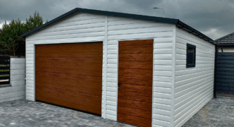 Garaż 5,50m x 6m, RAL9010 + „Orzech”, brama segmentowa