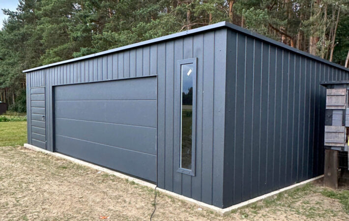 Garaż 9m x 6m, Grafit, brama segmentowa, witryna