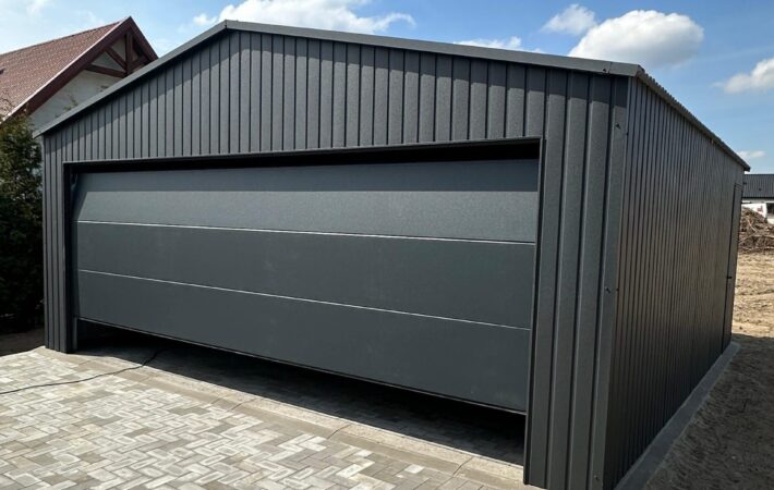 Garaż 6m x 6m RAL7016 Antracyt, brama segmentowa 5m