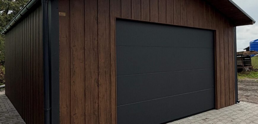 Garaż 5,50m x 6m, drewnopodobny z bramą segmentową