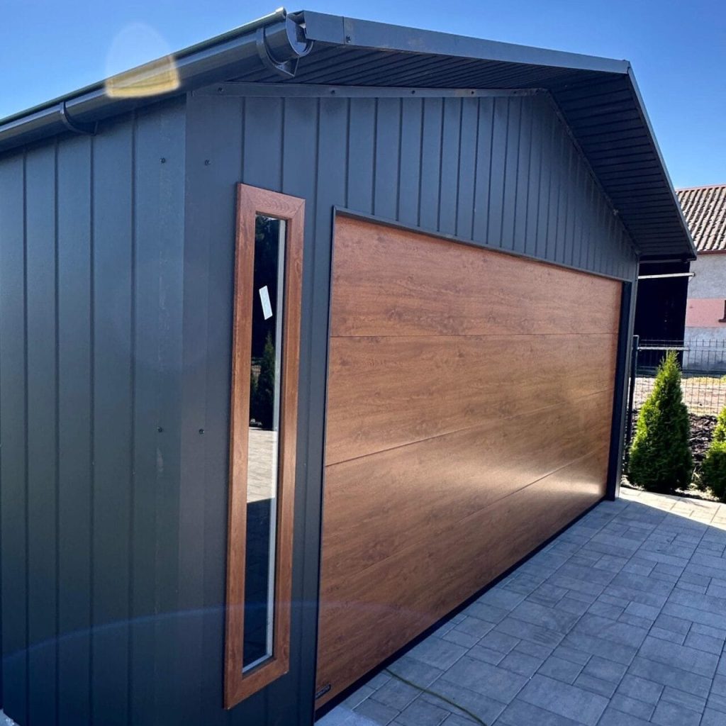 Ral7016, brama segmentowa z automatyką, garaż 6m x 7m, dach dwuspadowy