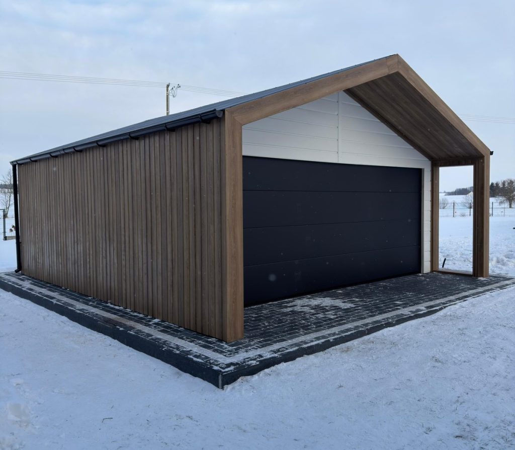 BarnBox 6x5,8 m z wypustem 1 m – garaż w stylu nowoczesnej stodoły