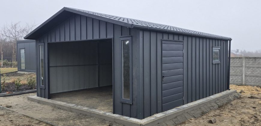 Garaż do 35m2 5,40×6,40 – Rąbek stojący RAL7016, dach RAL9005
