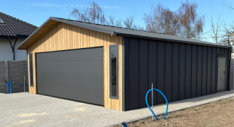 Garaż dwuspadowy 7,5 x 8,5 m RAL7016 Grafit MAT z frontem Winchester Garaż dwuspadowy 7,5 x 8,5 m RAL7016 Grafit MAT z frontem Winchester