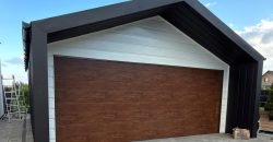 BarnBox 6 x 5.80 m + wypust 1 m | Biały front, czarny mat i Orzech
