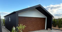 BarnBox 6 x 5.80 m + wypust 1 m | Biały front, czarny mat i Orzech