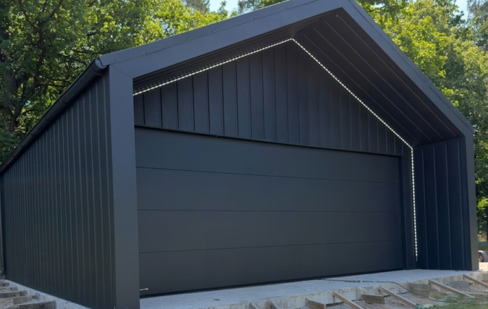 BarnBox do 35 m² + wypust 1 m | Całość RAL 7016 Grafit MAT BarnBox do 35 m² + wypust 1 m | Całość RAL 7016 Grafit MAT