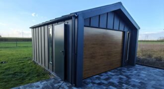 BarnBox 4.5 × 5m – garaż na rąbek stojący RAL 7016